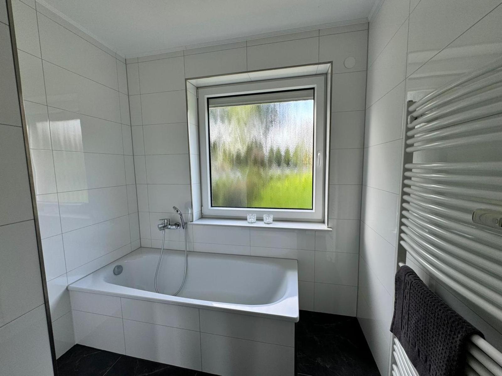 Traumhafte 2-Zimmer-Wohnung Nordenham Bagian luar foto